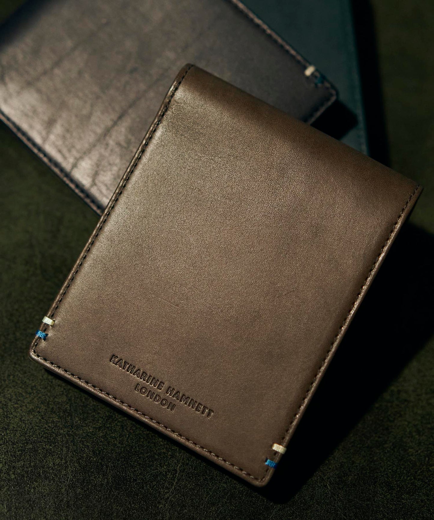 <UNISEX> VEGA 縦型二つ折り財布 (490-52102)