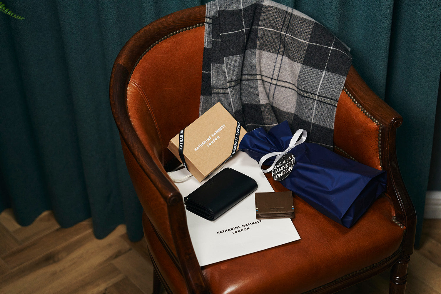 ラキKATHARINEHAMNETT LONDONロングコートベルベッ別珍 ラキKATHARINEHAMNETT LONDONロングコートベルベッ別珍 ラキ