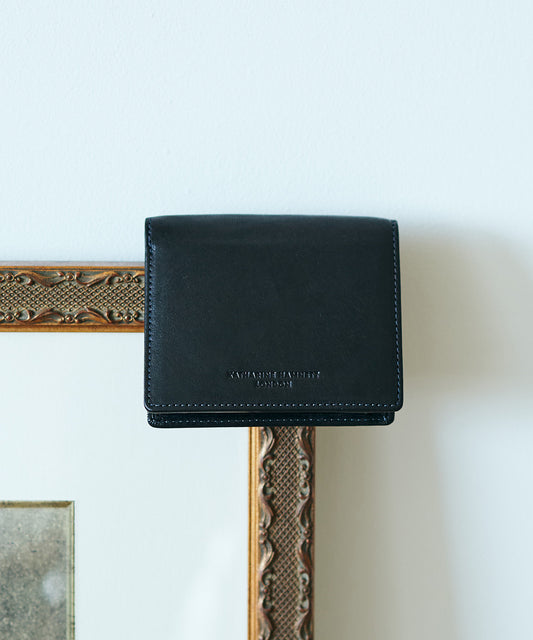 ＜MEN＞ BUMP 二つ折りフラップ財布（490-52303）