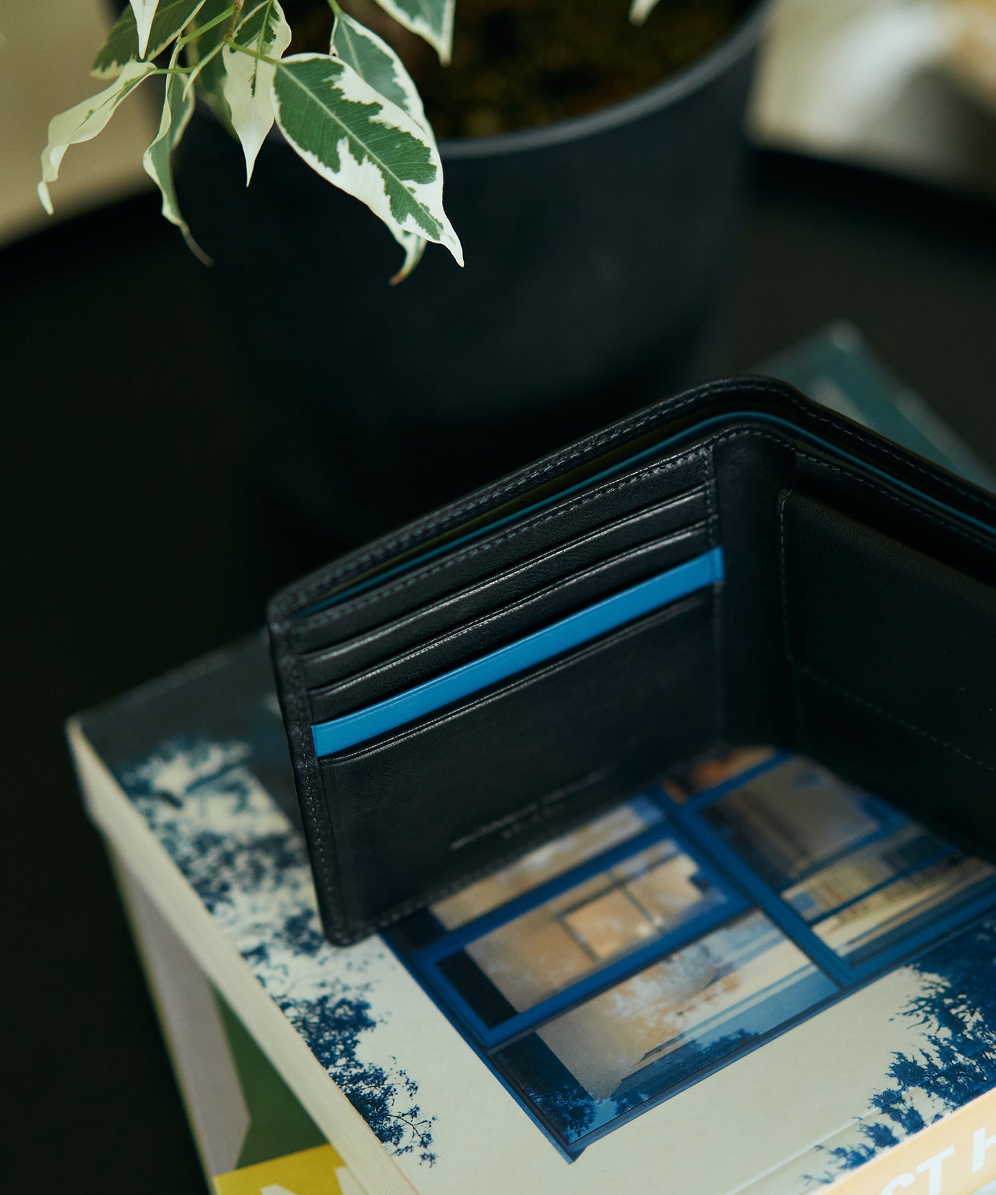 ＜MEN＞ BUMP 縦型二つ折り財布（490-52302）