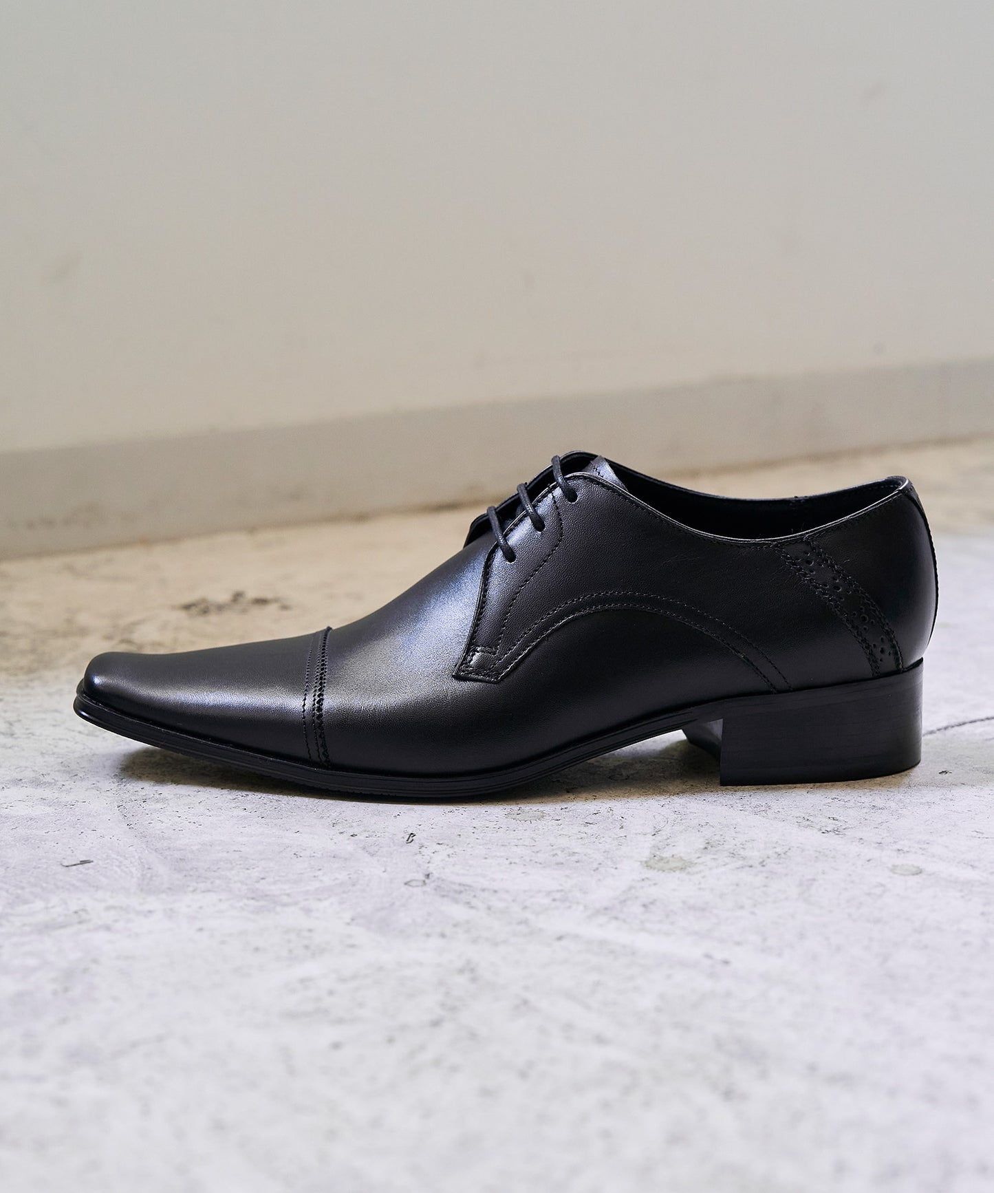 ＜MEN＞  外羽根ストレートチップ本革シューズ（3993）