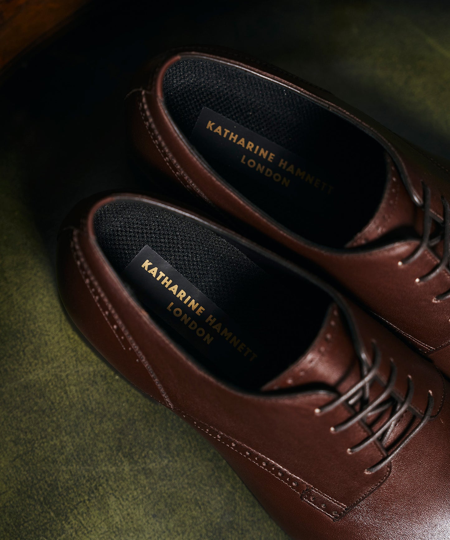 ＜MEN＞  外羽根ストレートチップ（3954）