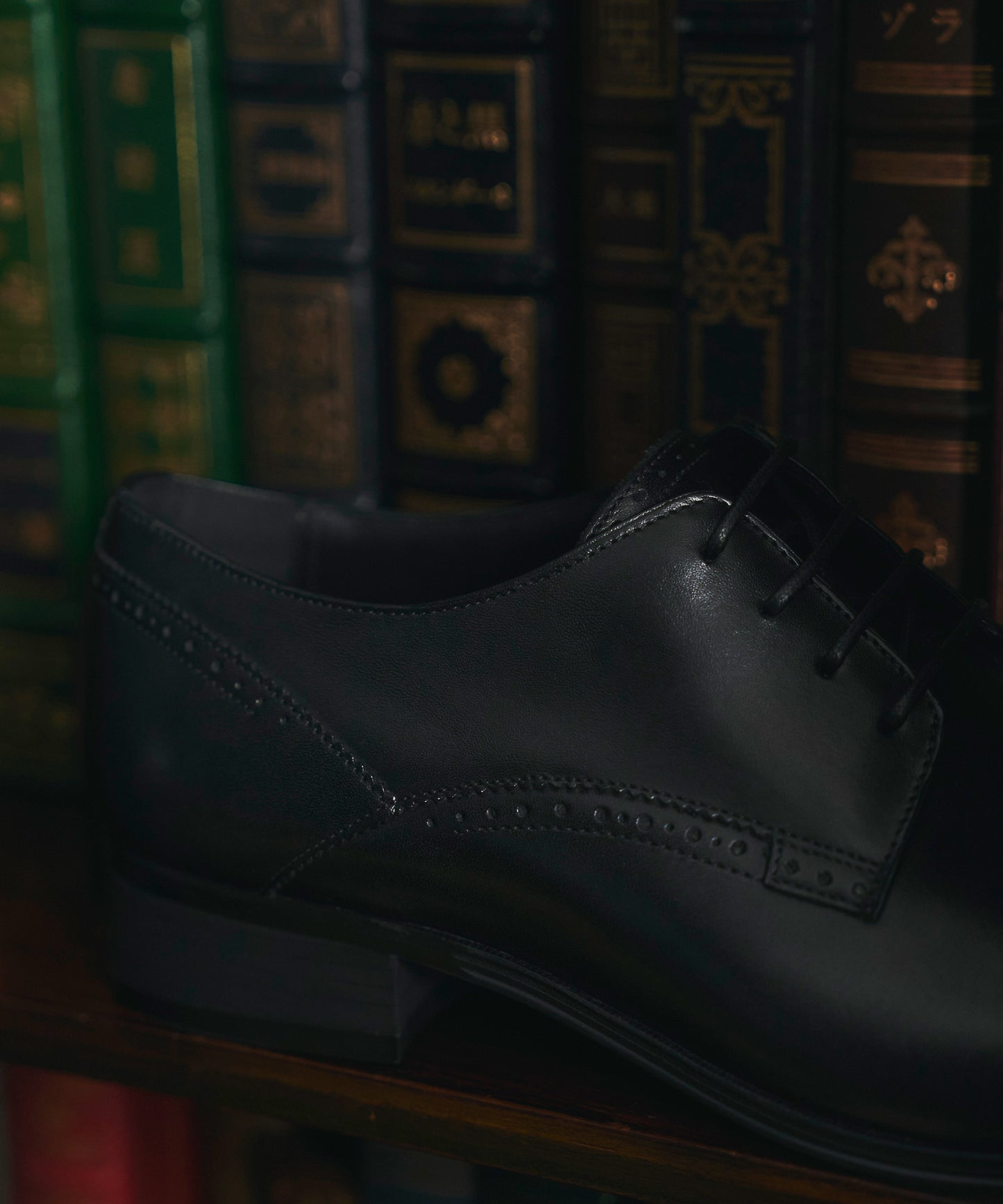 ＜MEN＞  外羽根ストレートチップ（3954）