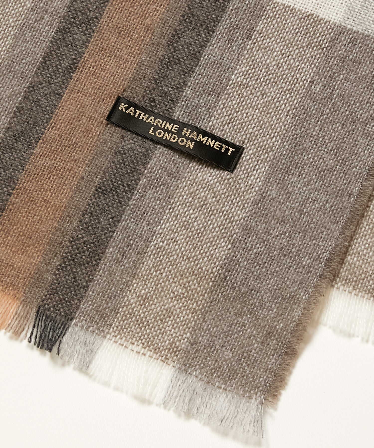 KATHARINE HAMNETT LONDON】＜UNISEX＞カシミア100% ショートマフラー