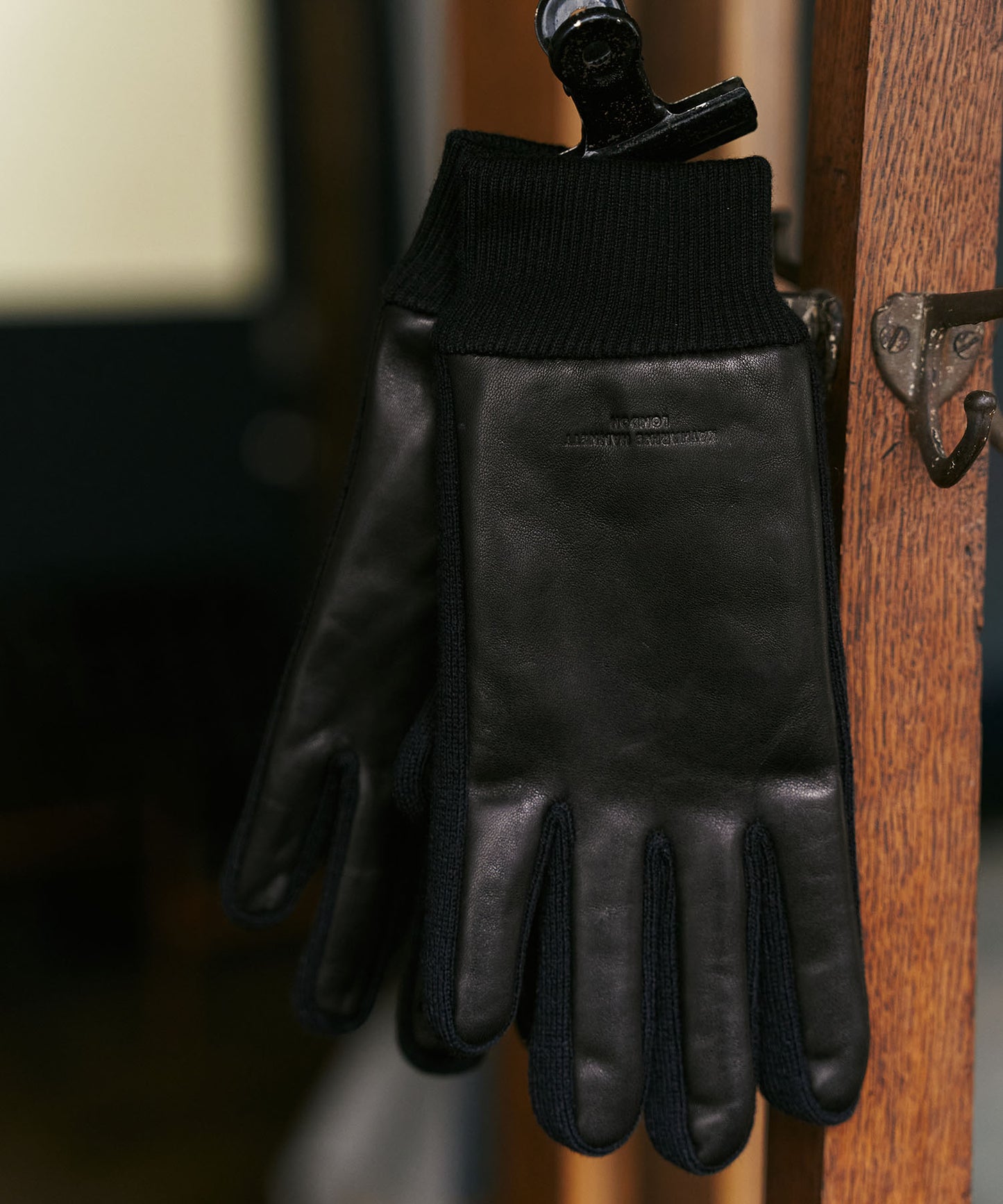 ＜MEN＞【タッチパネル対応】羊革×マイクロボア リブ付き手袋（KHM-1035）