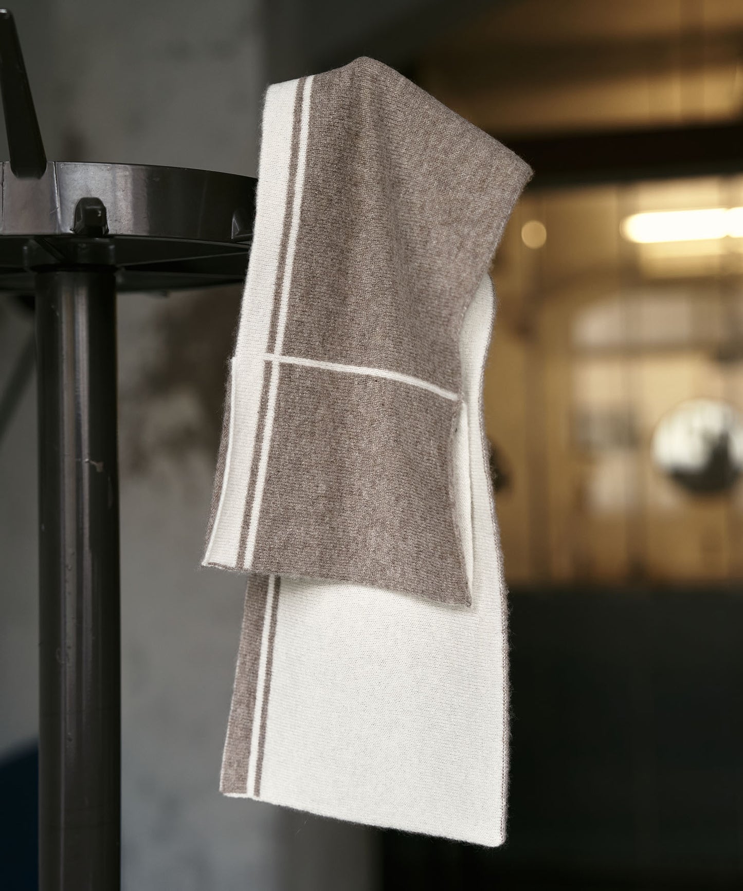 ＜UNISEX＞カシミア100% ショートマフラー