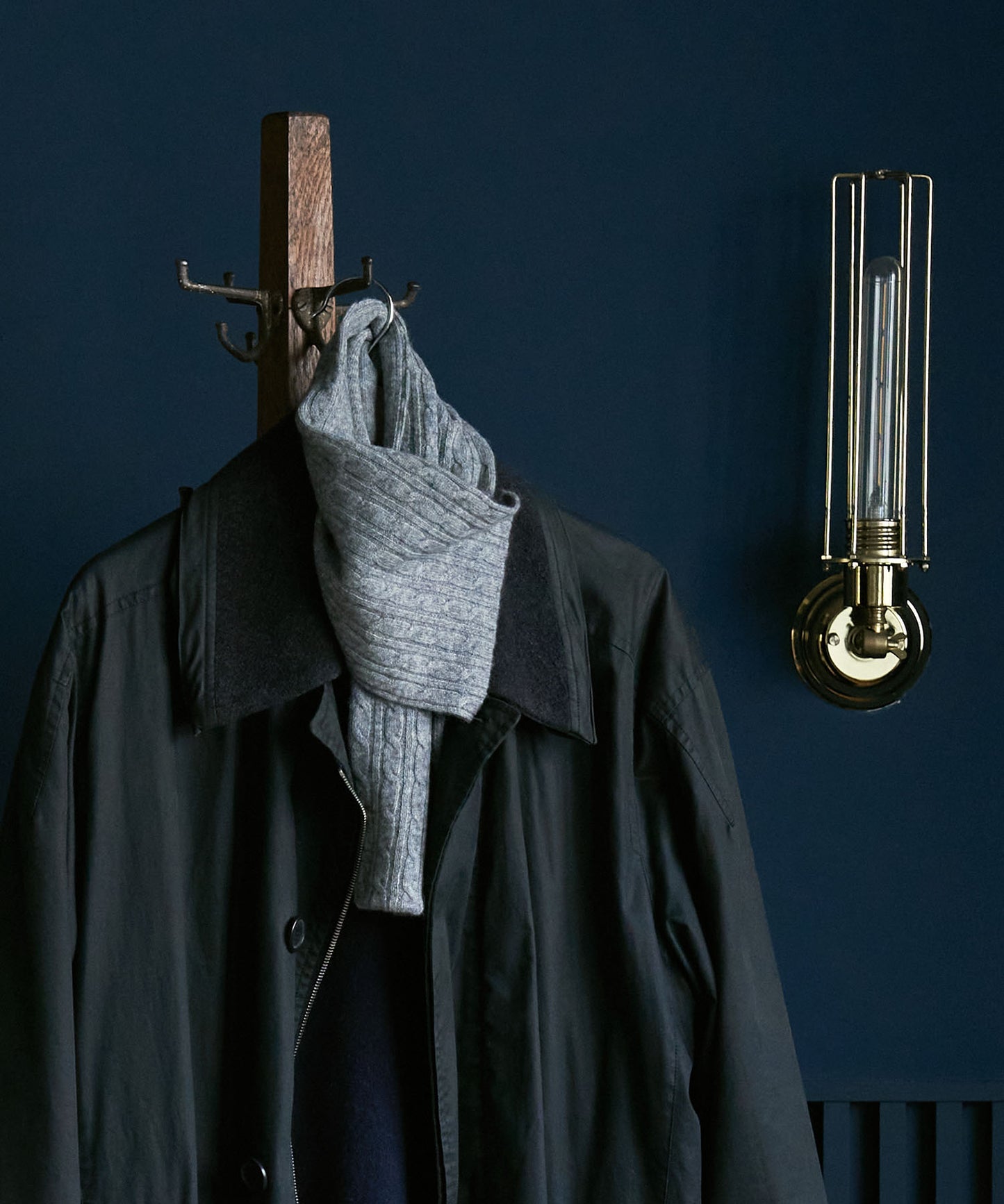 ＜UNISEX＞カシミヤ混 ケーブル編みミニマフラー