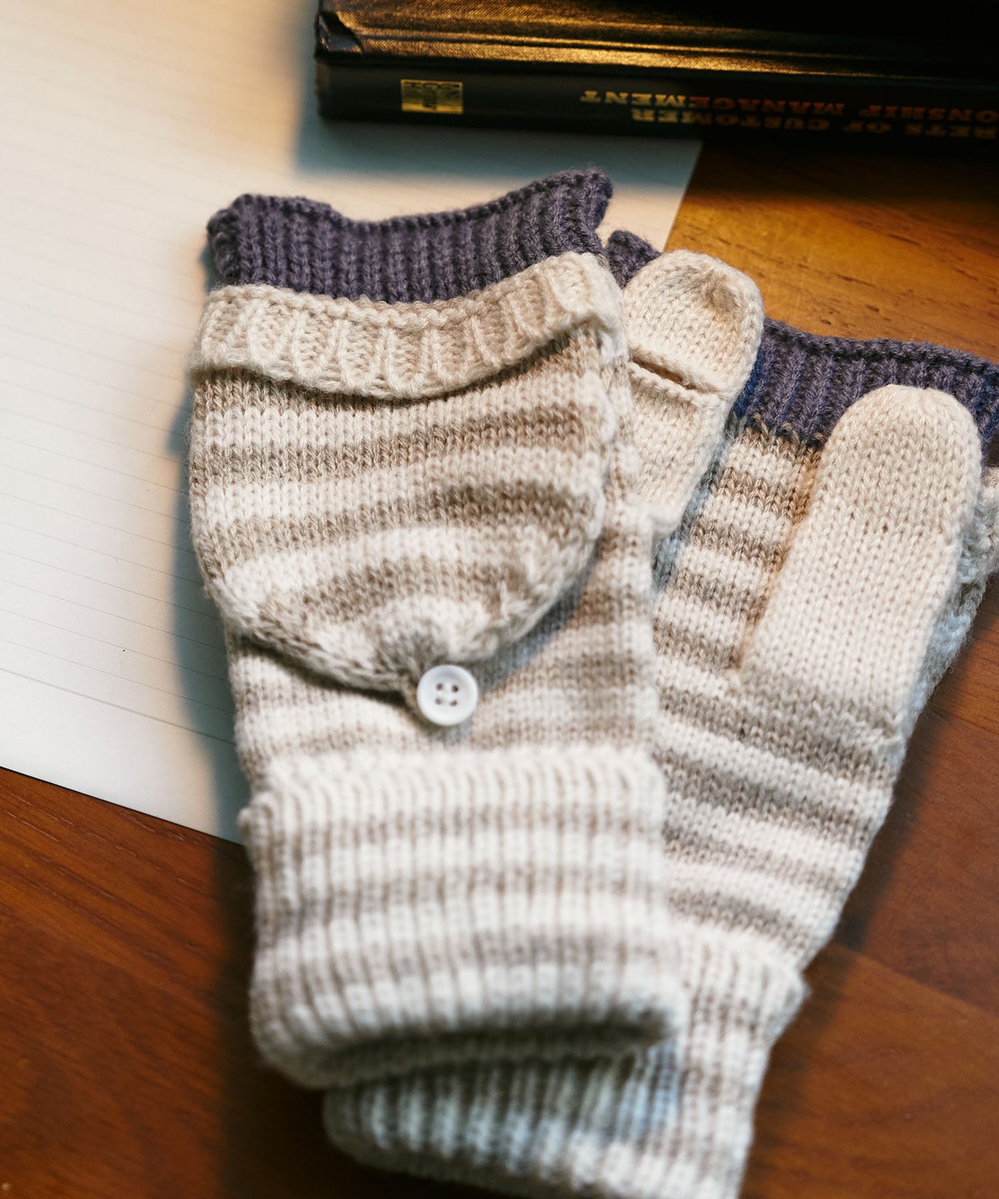 ＜WOMEN＞オープンフィンガー ボーダー手袋（KHW-241240）