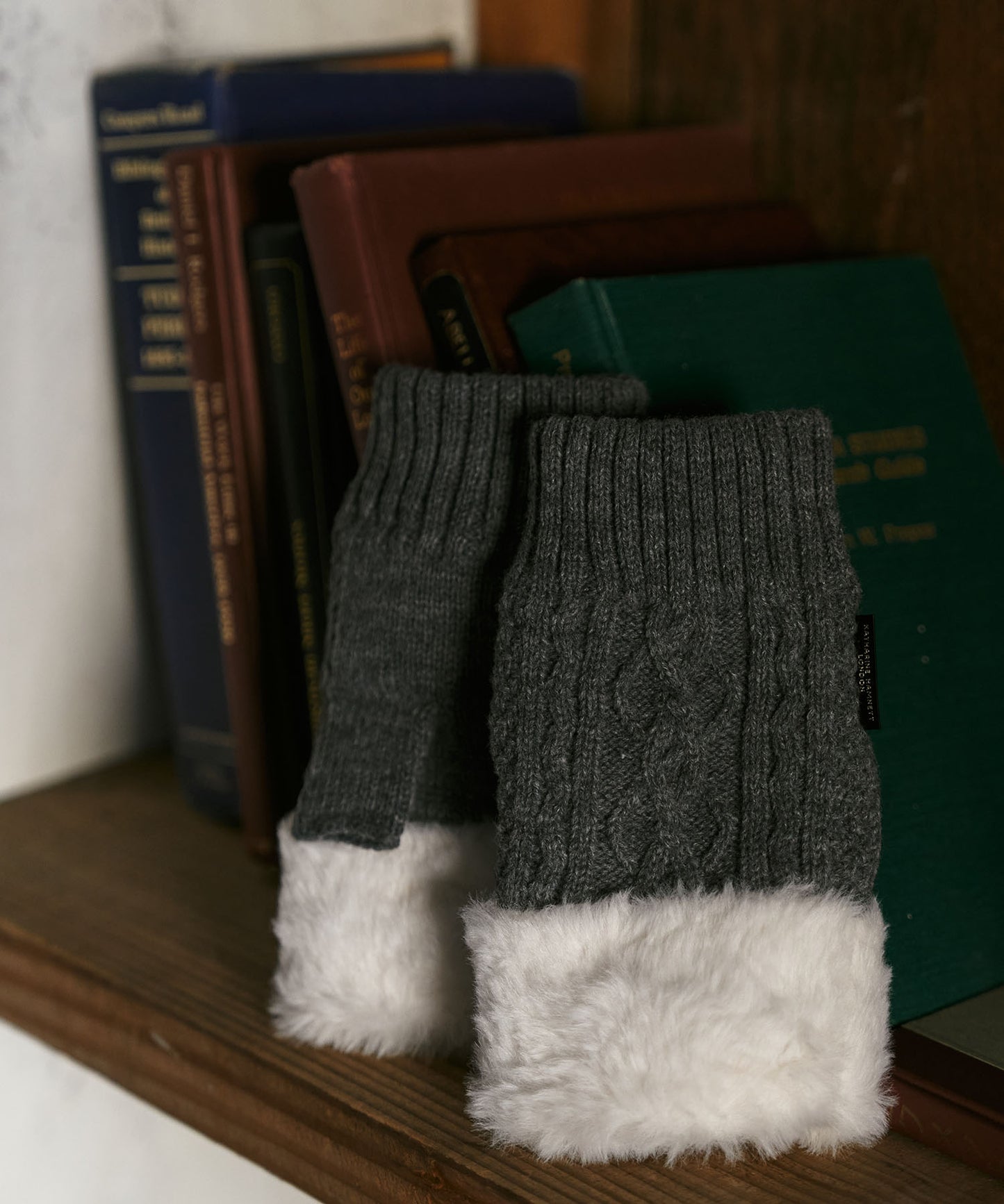 ＜WOMEN＞アラン柄ボア付き 編み手袋（KHW-23304）