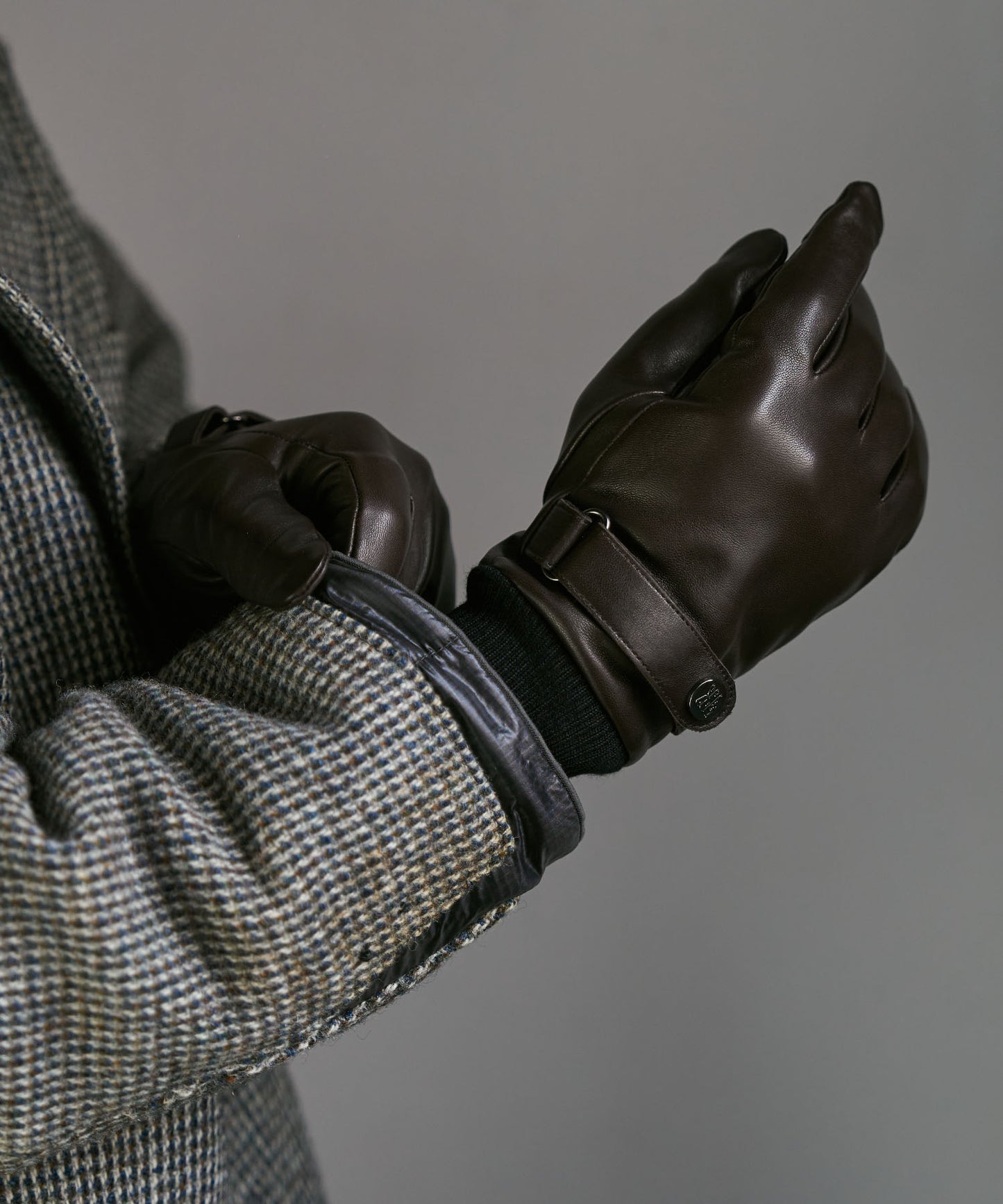 ＜MEN＞【タッチパネル対応】羊革×マイクロボア ベルト付き手袋（KHM-1045）