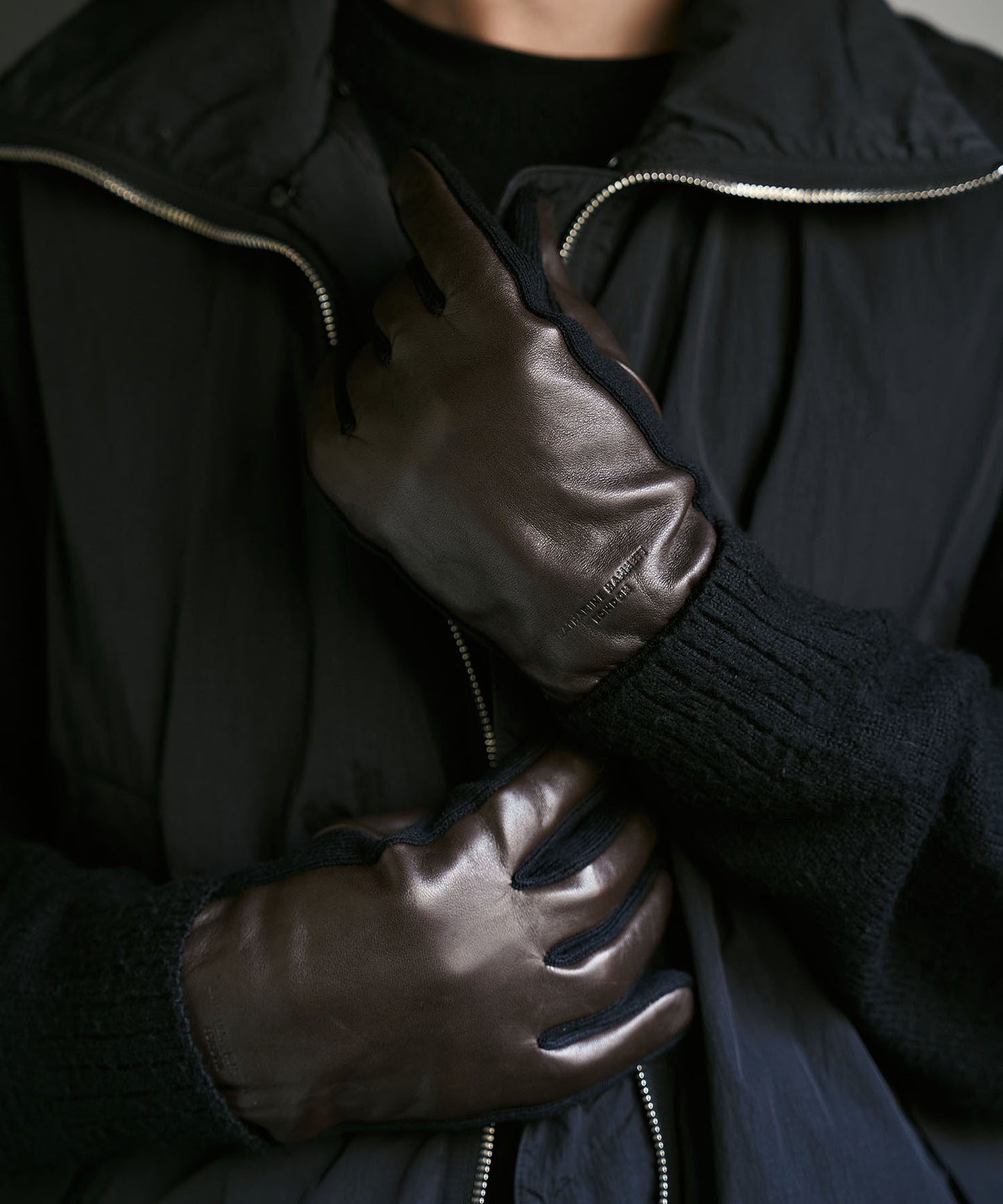 ＜MEN＞【タッチパネル対応】羊革×マイクロボア リブ付き手袋（KHM-1035）