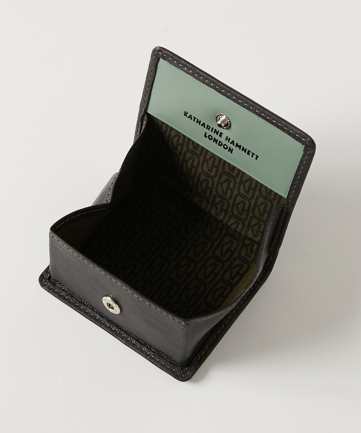 KATHARINE HAMNETT LONDON】BUMP コインケース（490-52300）