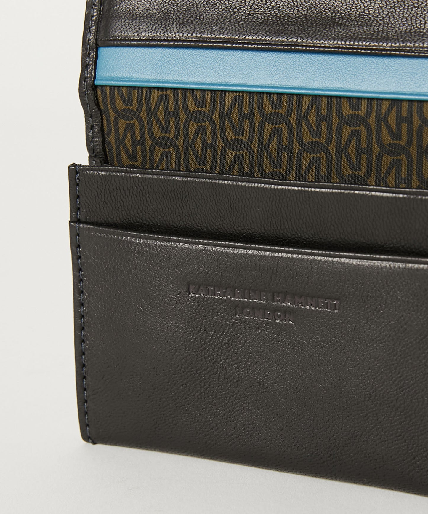 ＜MEN＞ BUMP 名刺入れ（490-52301）