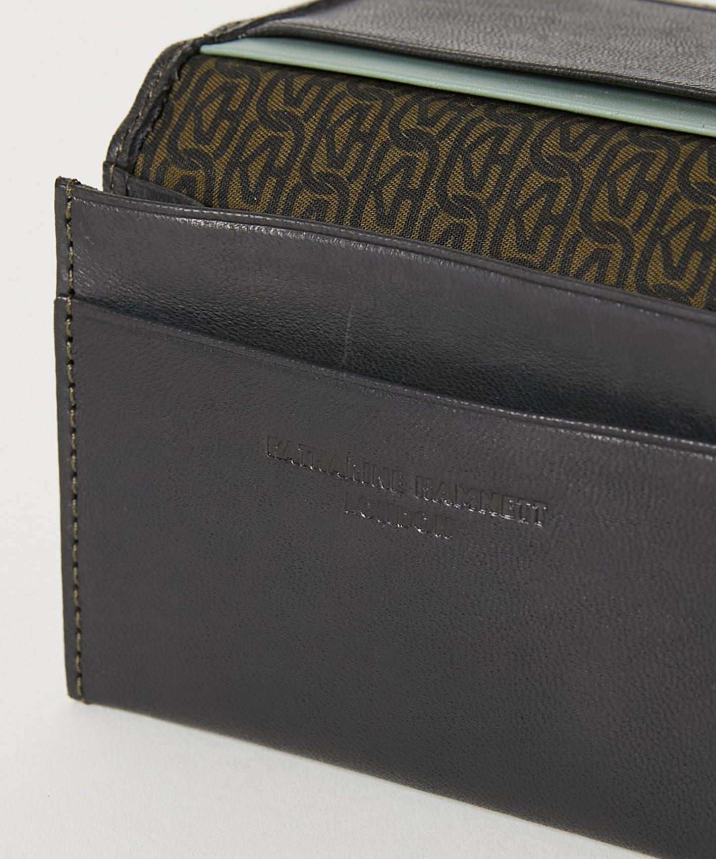 ＜MEN＞ BUMP 名刺入れ（490-52301）