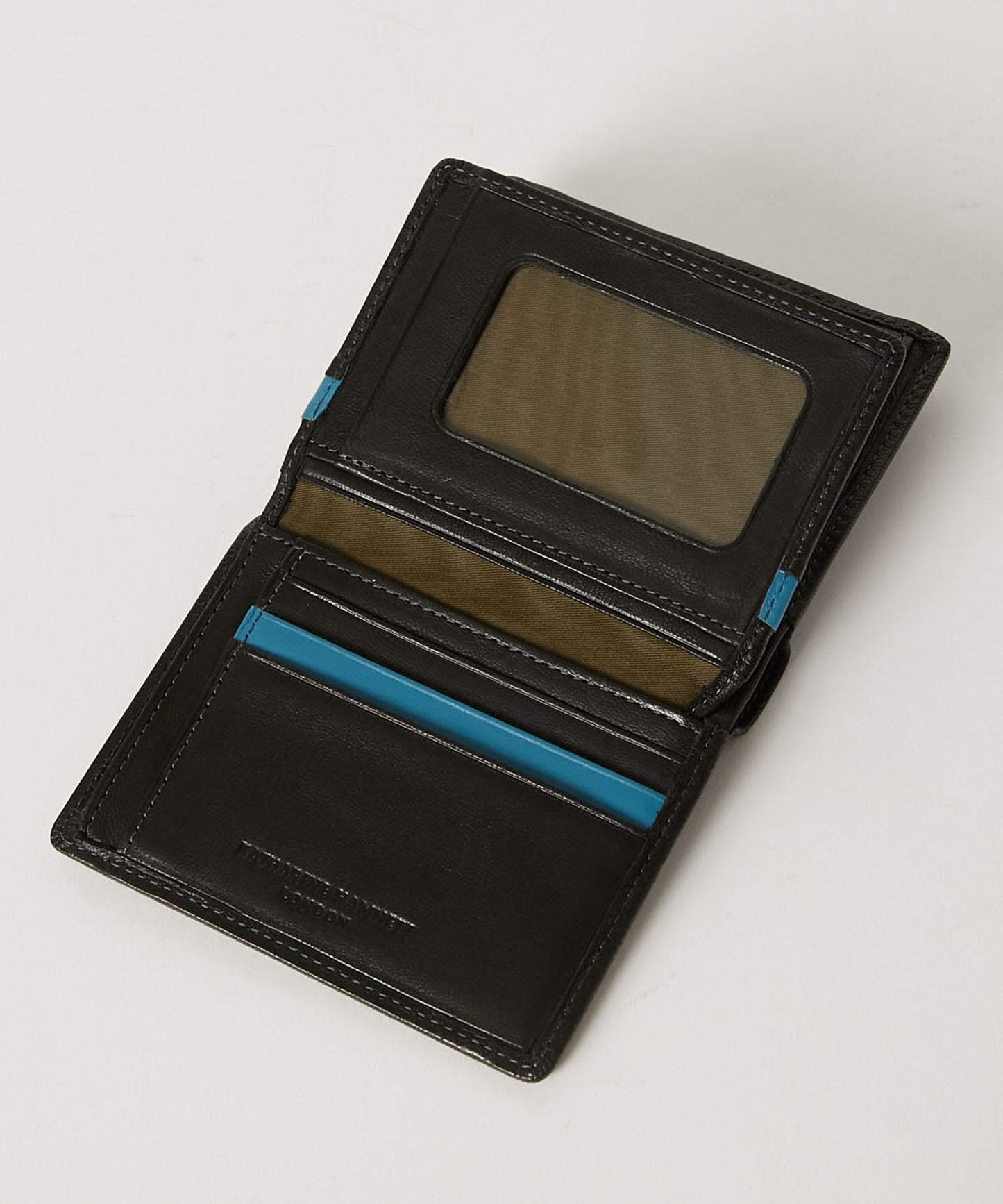 ＜MEN＞ BUMP 二つ折りフラップ財布（490-52303）