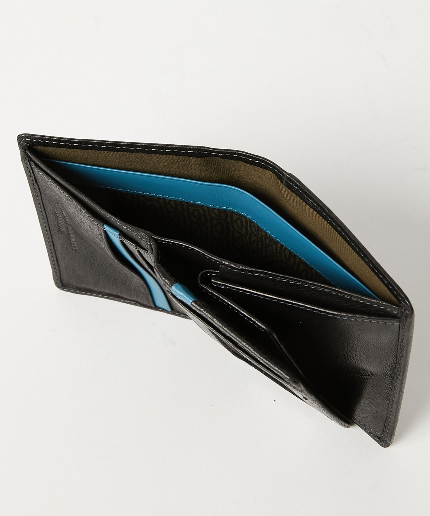 ＜MEN＞ BUMP 二つ折りフラップ財布（490-52303）