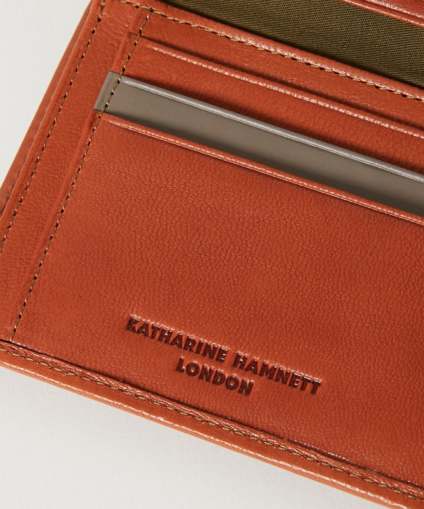 ＜MEN＞ BUMP 二つ折りフラップ財布（490-52303）