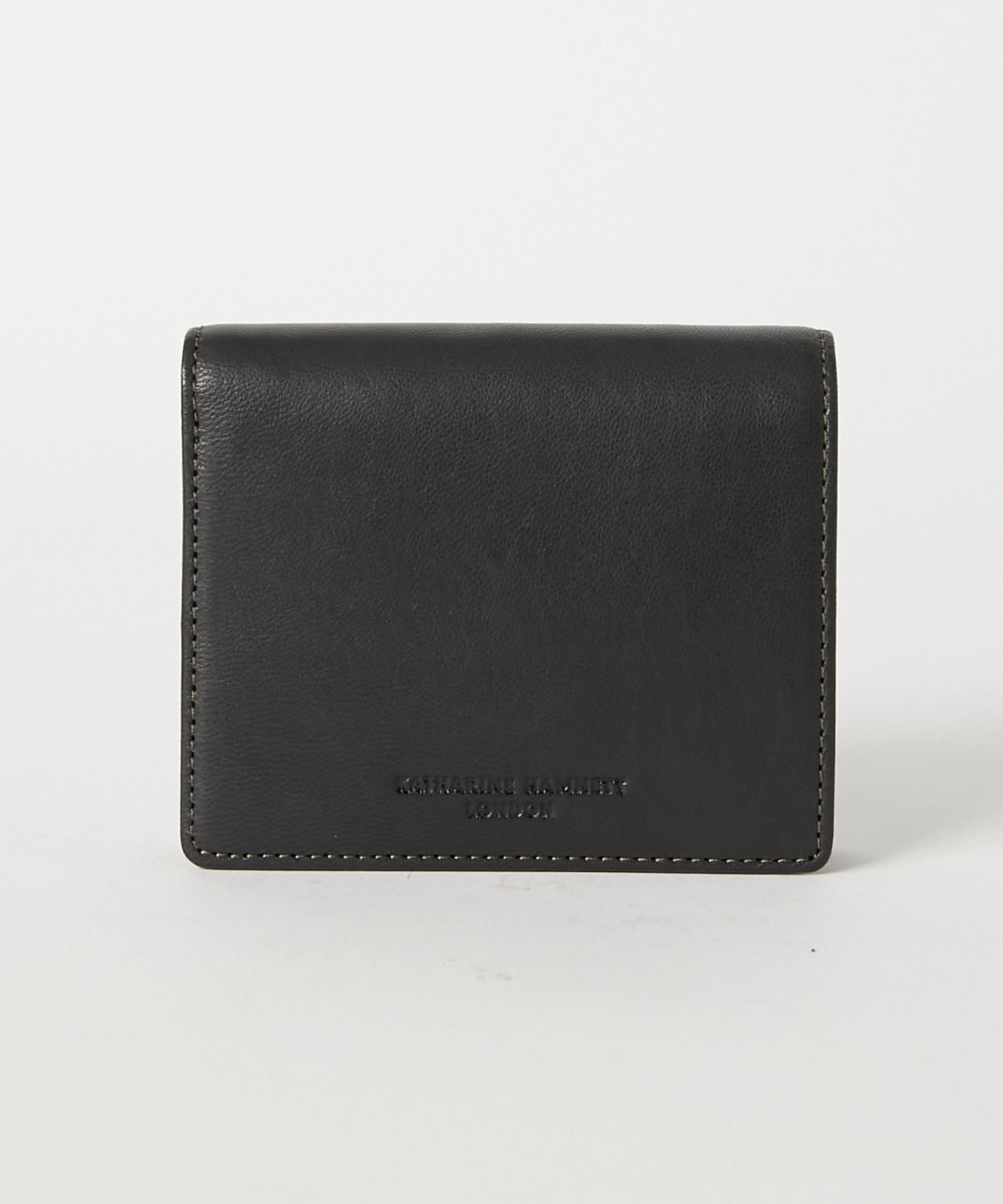 KATHARINE HAMNETT LONDON】BUMP 二つ折りフラップ財布（490-52303）