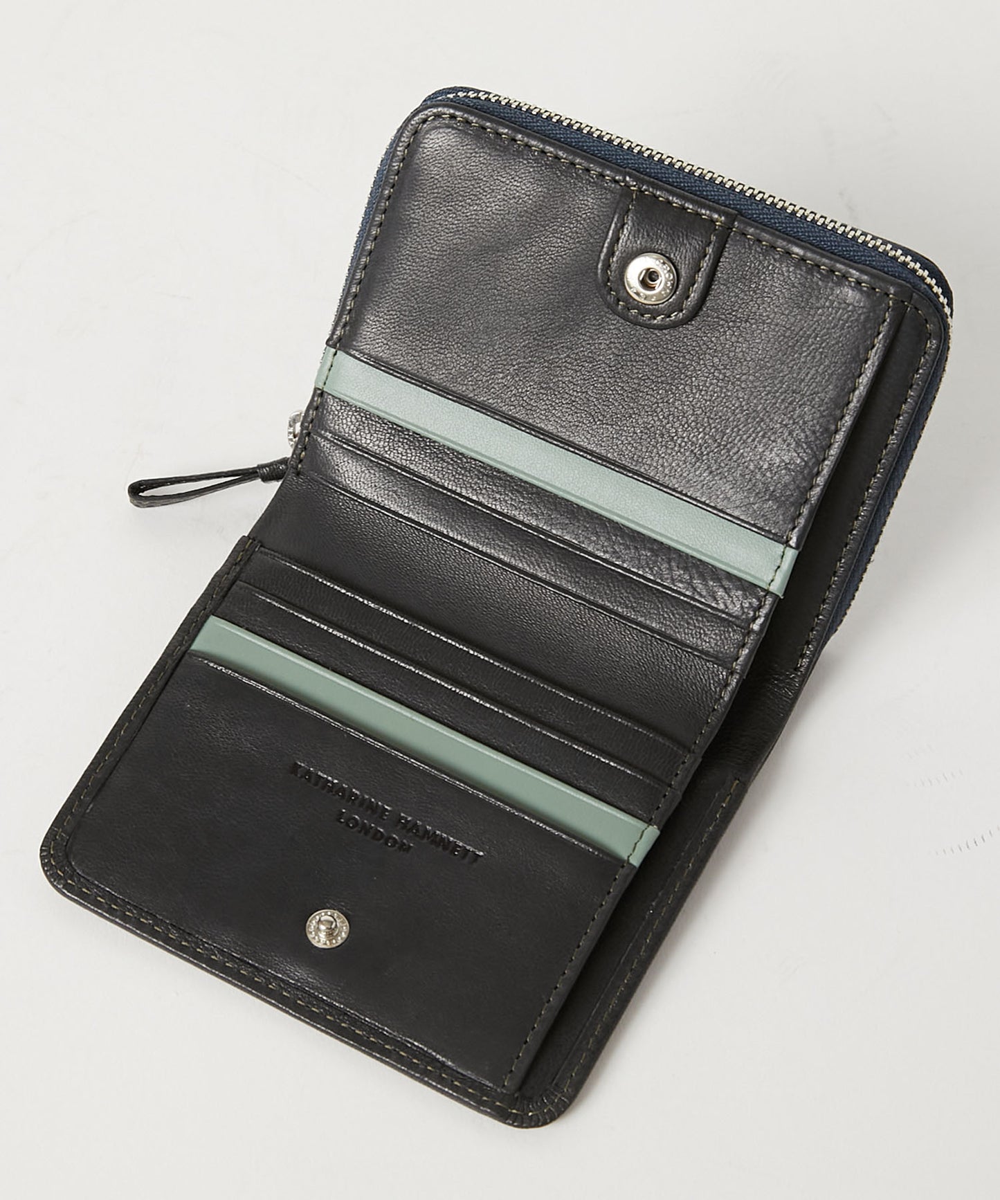 ＜MEN＞ BUMP ラウンドファスナー二つ折り財布（490-52304）