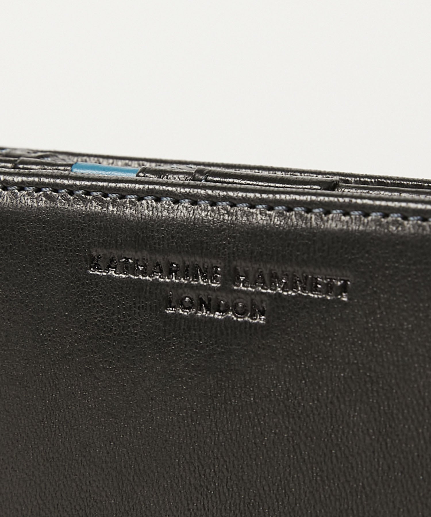 KATHARINE HAMNETT LONDON】BUMP L字ファスナー二つ折りミドル