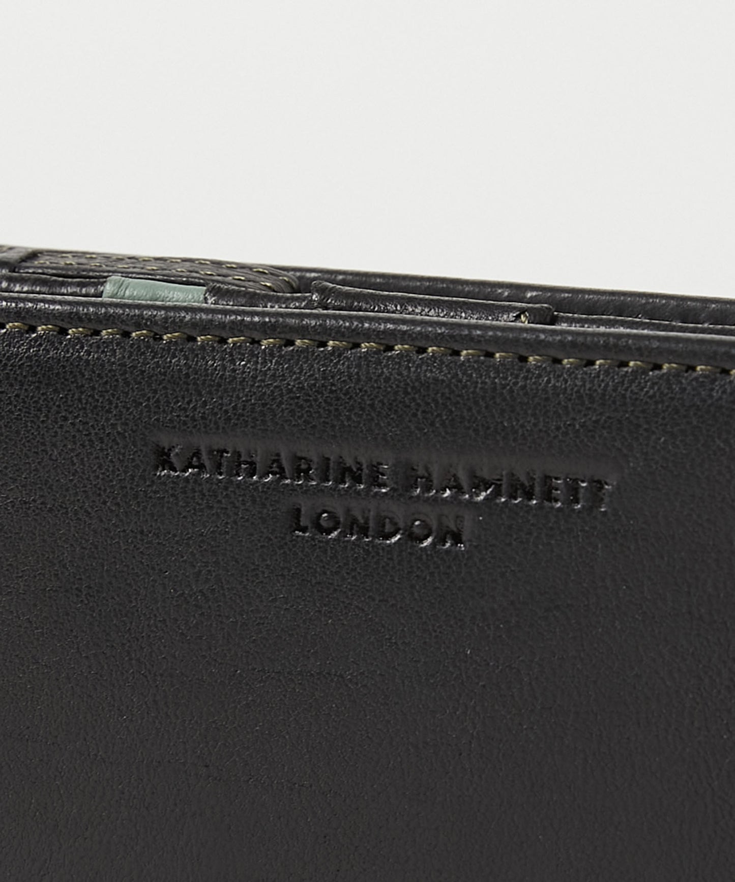 ＜MEN＞ BUMP L字ファスナー二つ折りミドルウォレット（490-52305）