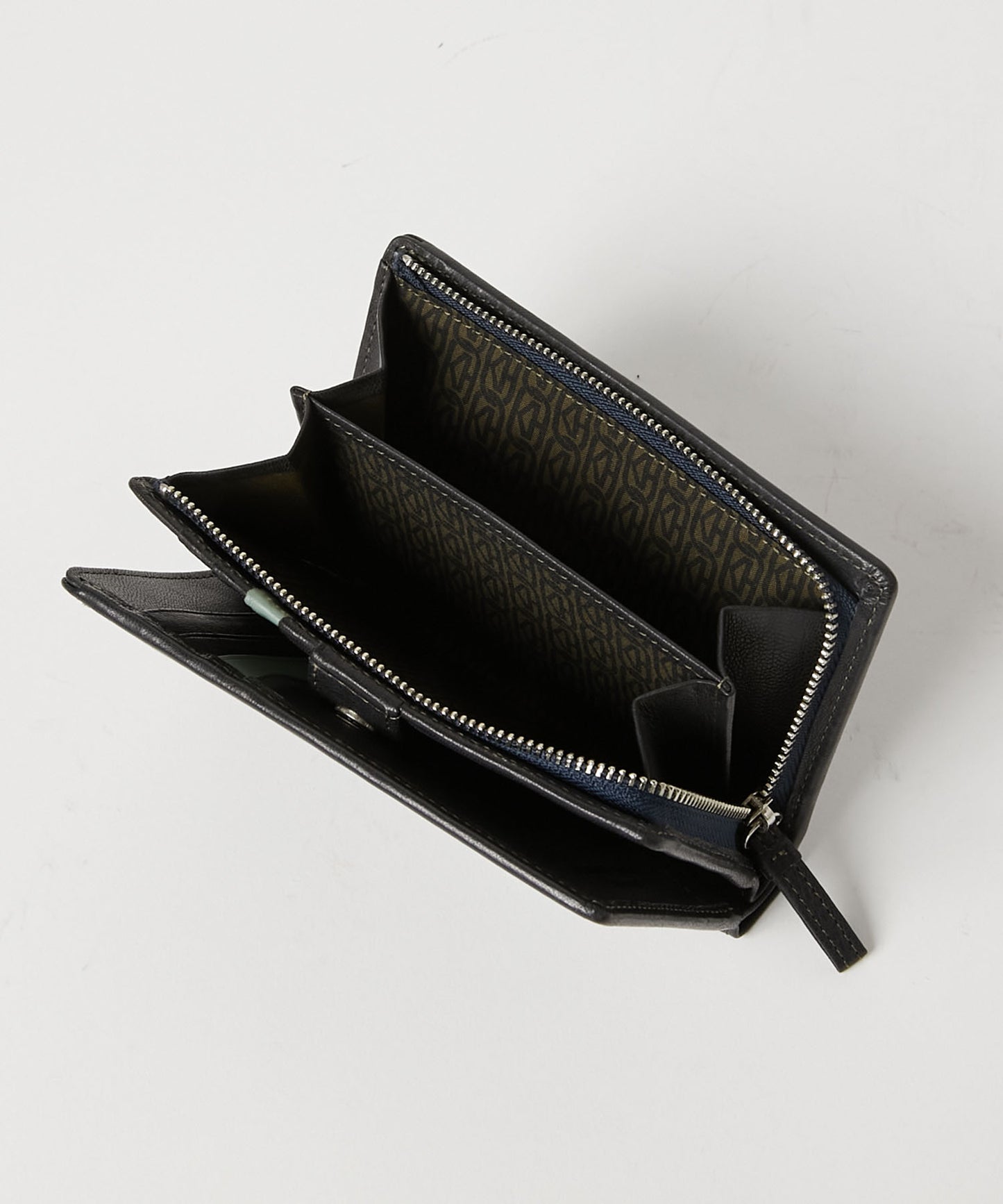 ＜MEN＞ BUMP L字ファスナー二つ折りミドルウォレット（490-52305）