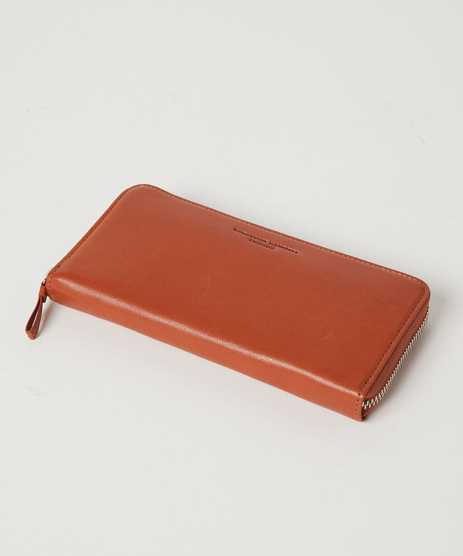 KATHARINE HAMNETT LONDON】BUMP ラウンドファスナー長財布（490-52306）