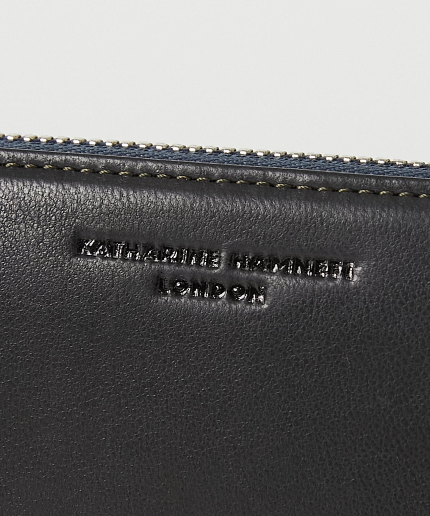 ＜MEN＞ BUMP ラウンドファスナー長財布（490-52306）