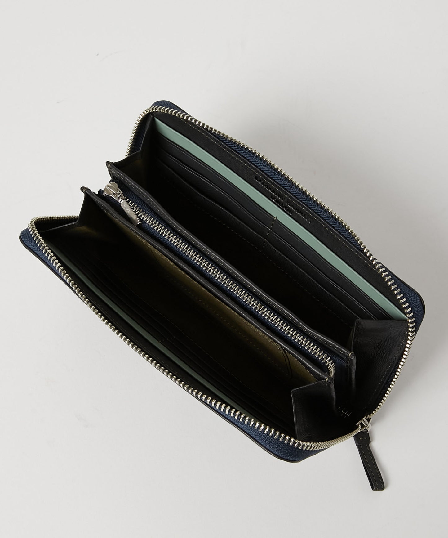 ＜MEN＞ BUMP ラウンドファスナー長財布（490-52306）