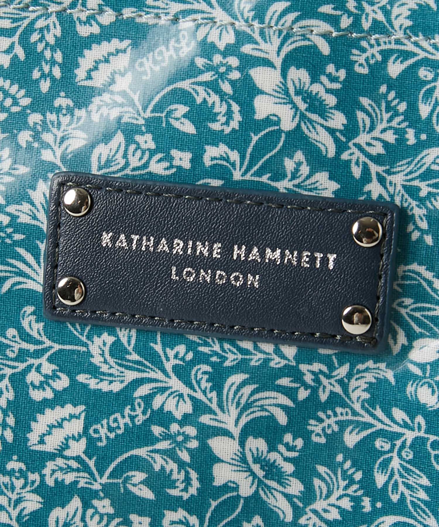 WOMEN＞ オリジナル総花柄 横型トートバッグ – KATHARINE HAMNETT LONDON